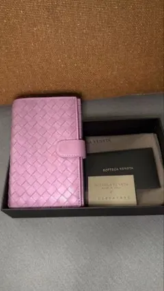 Bottega Veneta イントレチャート 二つ折り財布 ピンクのサムネイル