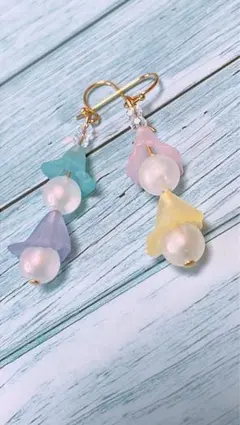 ハンドメイド　花形イヤリング