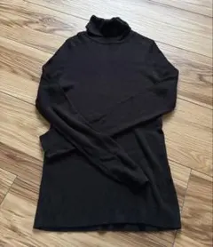 GU ブラック タートルネック セーター　S