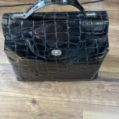 黒 クロコダイル風ハンドバッグ