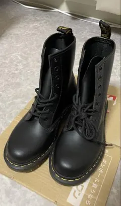 ドクターマーチン Dr.Martens 8ホールのサムネイル