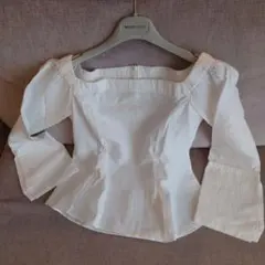 【あや様専用】NINE　ホワイトフレアスリーブブラウス