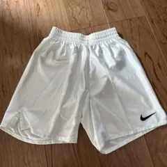 Nike ホワイト ショートパンツ 150