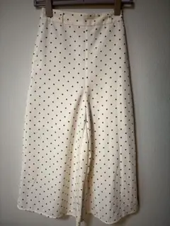 gu アイボリー ドット柄 ガウチョ、ワイドパンツ Sサイズ