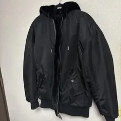 ZARA（ザラ）リバーシブル ボンバージャケット ブラック ファー　ほぼ未使用。