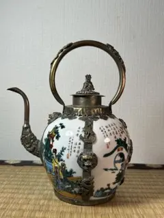 中国　チベット　色絵磁気 真鍮装飾　急須