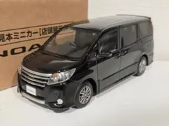 トヨタ ノア Si 80前期型 カラーサンプルミニカー 非売品 1F7 - メルカリ