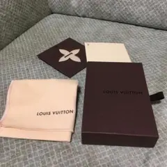 VUITTON ルイヴィトン 空箱　メッセージカード、布袋付き