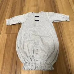 グレー ボタン付きロンパース