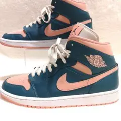 NIKE AIR JORDAN 1 MID \