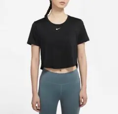 ナイキ　NIKE Tシャツ　クロップド　丈短め　ブラック　L ロゴ　黒