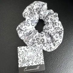 サンリオ　シナモロール ヒョウ柄シュシュ