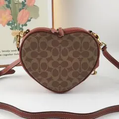 新品 COACH   クロスボディシグネチャーハートショルダーバッグ