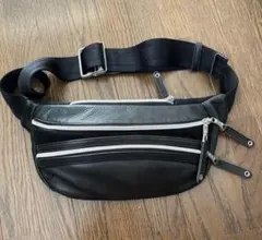マスターピース　ブラックレザー　ボディバッグ