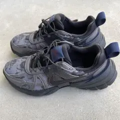 NIKE スニーカー V2K Run Metallic Dark Grey