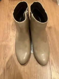 ベージュ 中ヒールブーツ サイドファスナー付き