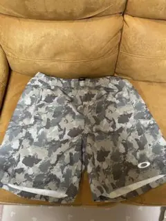 Oakley カモフラ柄 ショートパンツ ハーフパンツのサムネイル