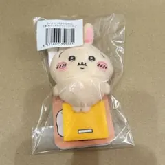 E賞ぬいぐるみバッジ（フーッ…）ちいかわ　うさぎだらけくじ
