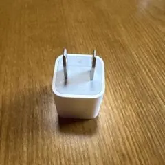 ホワイト USB-A ACアダプター