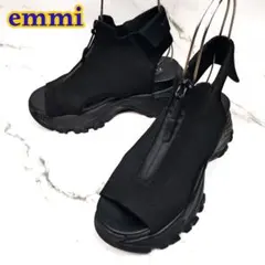 新品級✨️ emmi エミ eco ニットサンダル 厚底 完売品 黒 24.5のサムネイル