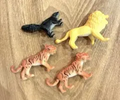 フィギュア　動物　トラ　ライオン　スカンク　4体セット