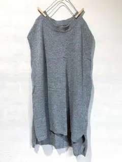 ウール混　ノースリーブ ニット　ルーズ　ベスト