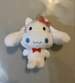 ゆるかわ　シナモンロール　マスコット　ハローキティ50周年