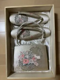 花柄刺繍 ゴールド草履とバッグセット美品バッグは新品未使用