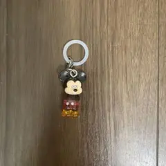 ミッキーマウス めじるしアクセサリー　キーホルダー カプセルトイ