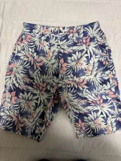 美品　UNIQLOトロピカル柄ショートパンツ ネイビー　M