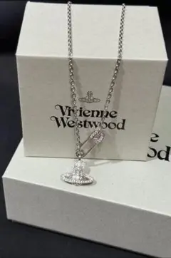 Vivienne Westwood シルバーネックレス