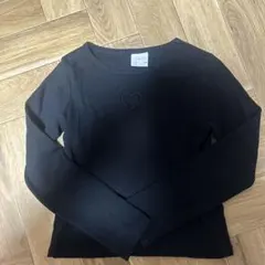 ブラック長袖Tシャツ ハート刺繍