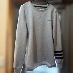 adidas クルーネック スウェット グレー