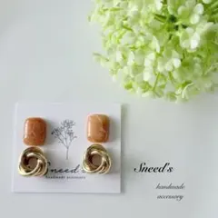 ▪ゴールド3連リングチャーム×マーブルカボションピアス／イヤリング