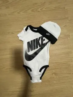 Nike ロンパース・帽子セット