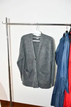 グレー ニットカーディガン 前開き