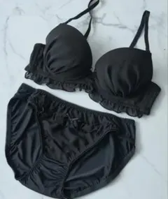 ブラジャー＆ショーツ セットアップ ブラックのサムネイル