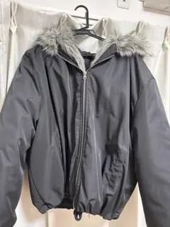 ファー付き黒ダウンジャケット