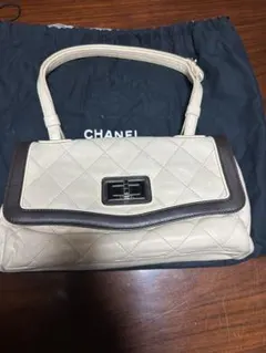 CHANEL ベージュ キルティング ハンドバッグ