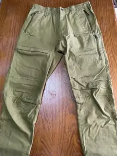 美品FieldCore ワークマンカーゴパンツ　オリーブグリーン