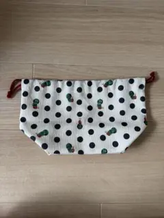 はらぺこあおむし　巾着
