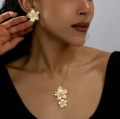 【超大人気♡】レディース花モチーフ ネックレスとピアスセットファッションおしゃれ