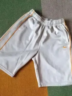 Nike ハーフパンツ オレンジラインのサムネイル