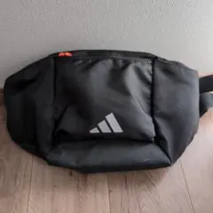 adidas ボディバッグ 黒