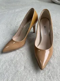 DIANA レザー エナメル パンプス ベージュ　23.5cm