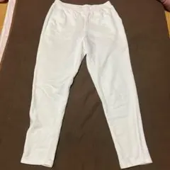 ホワイト スリムフィット カジュアルパンツ