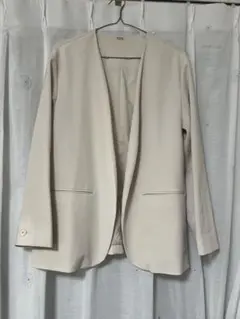 Mila Owenノーカラージャケット