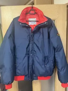 ネイビー ダウンジャケット