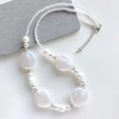 パールホワイト　ハンドメイド　ビーズネックレス