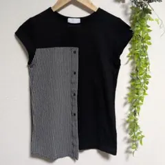 DIFFERENTLY 半袖Tシャツ ブラック/ストライプ